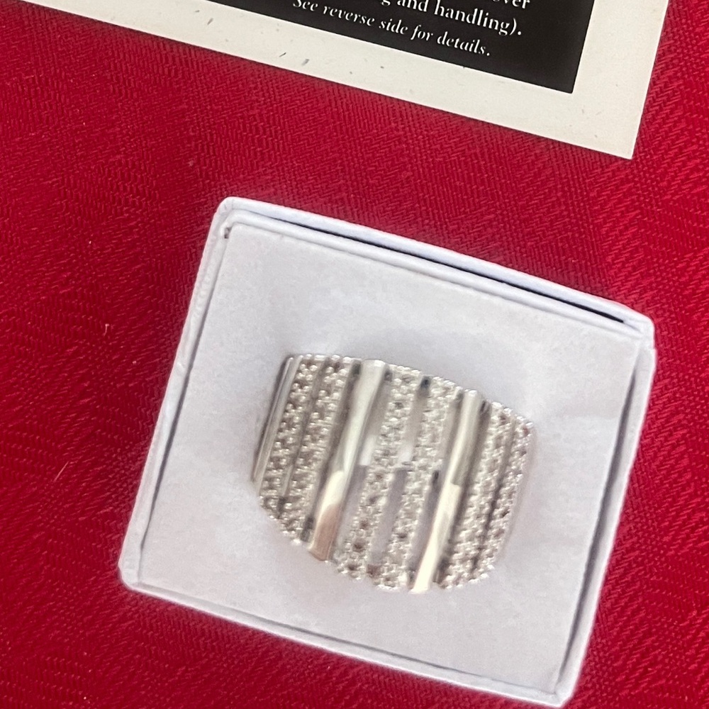 Silver Ring with Diamond Accents Size 9. Box & Mesh Pouch